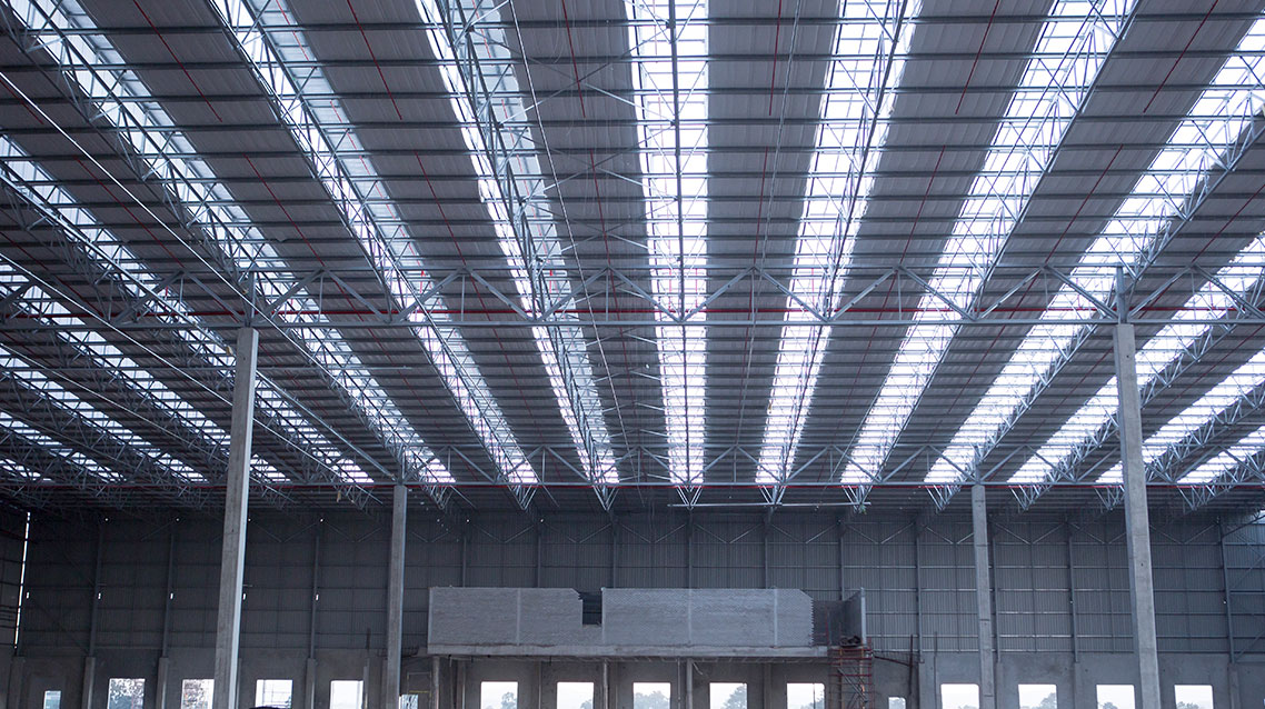Iluminación industrial en tejados